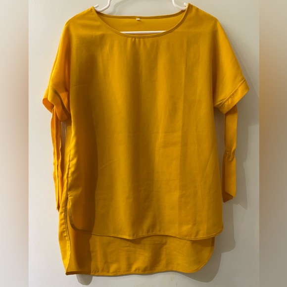 Yellow Woman’s blouse 🌞🌞🌞 - Picture 1 of 2